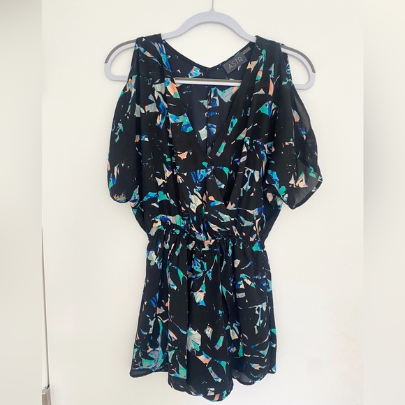 ASTR the Label Cold Shoulder Romper, Size Small - Picture 3 of 7
